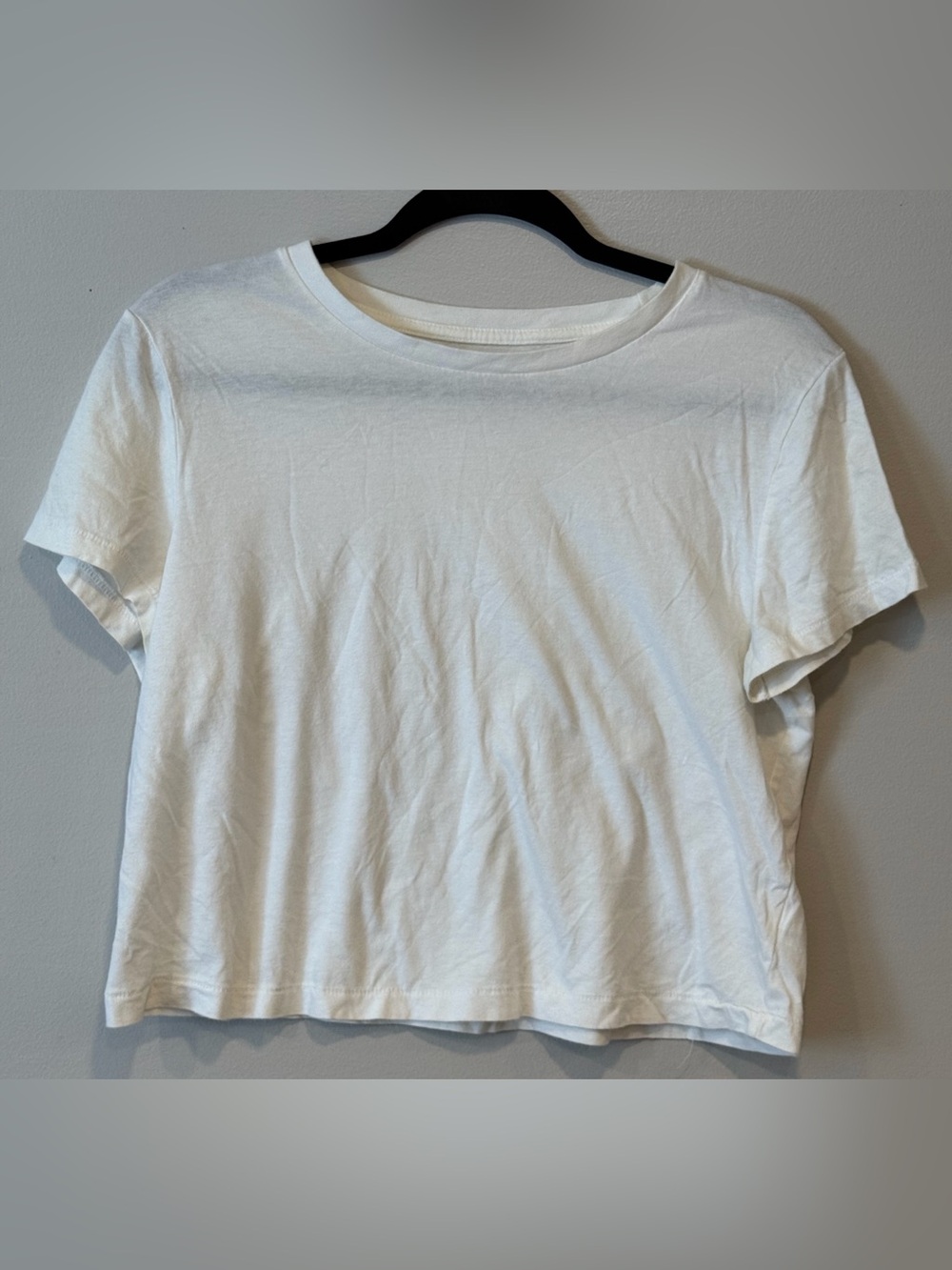 Universal Thread Women's White Cropped Crewneck T-Shirt Size M